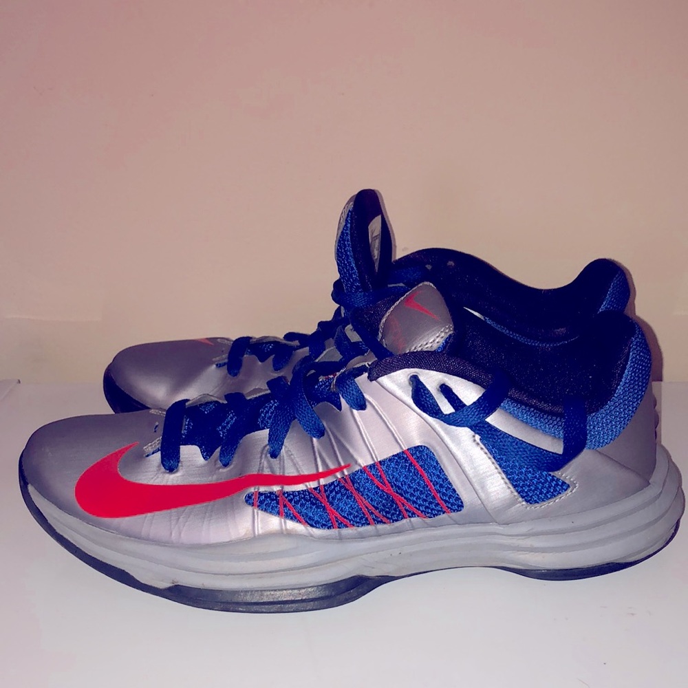 Nike HyperDunk. Men Sz 9. GUC